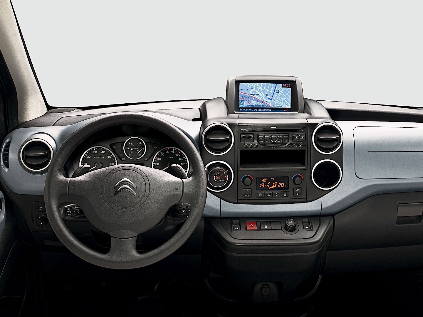 https://wcar.sets.lv/cars/Citroen/Berlingo Multispace MPV/2756e3ff8df1ac95e6f20354e7386725.jpg